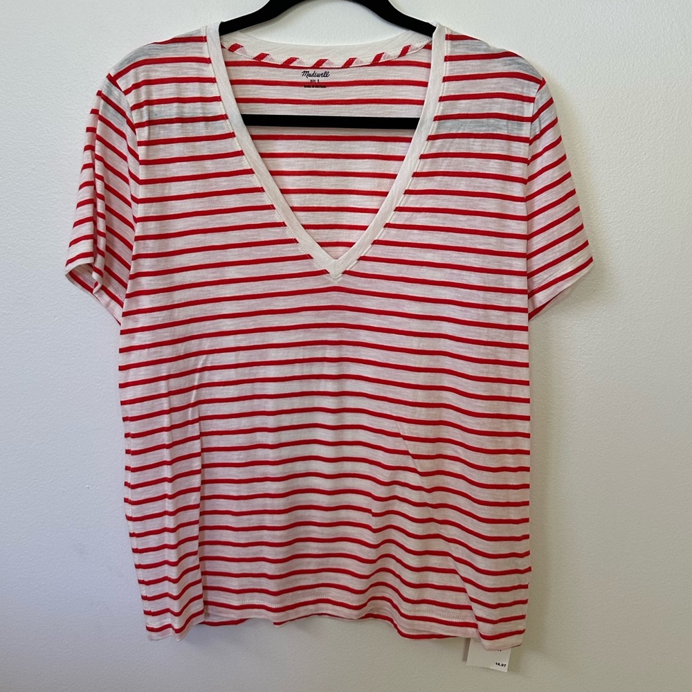 Madewell v-neck short sleeve shirt. Size L. Red and white striped.